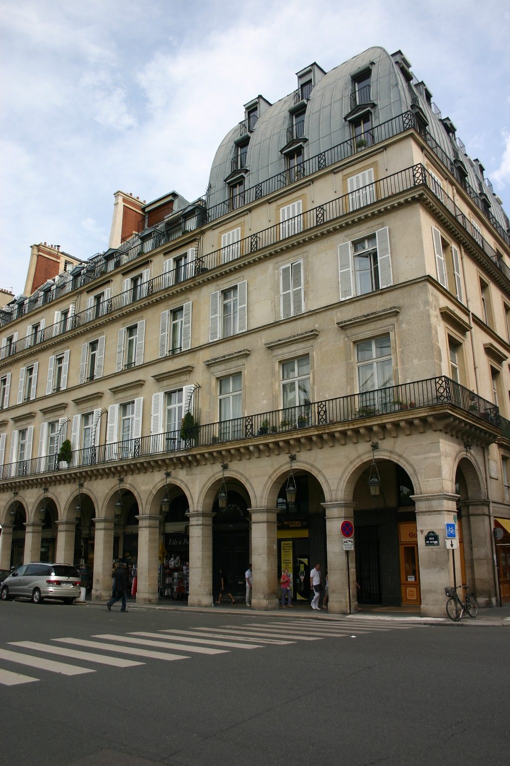 Madeleine Bres' first home in Paris (1).JPG